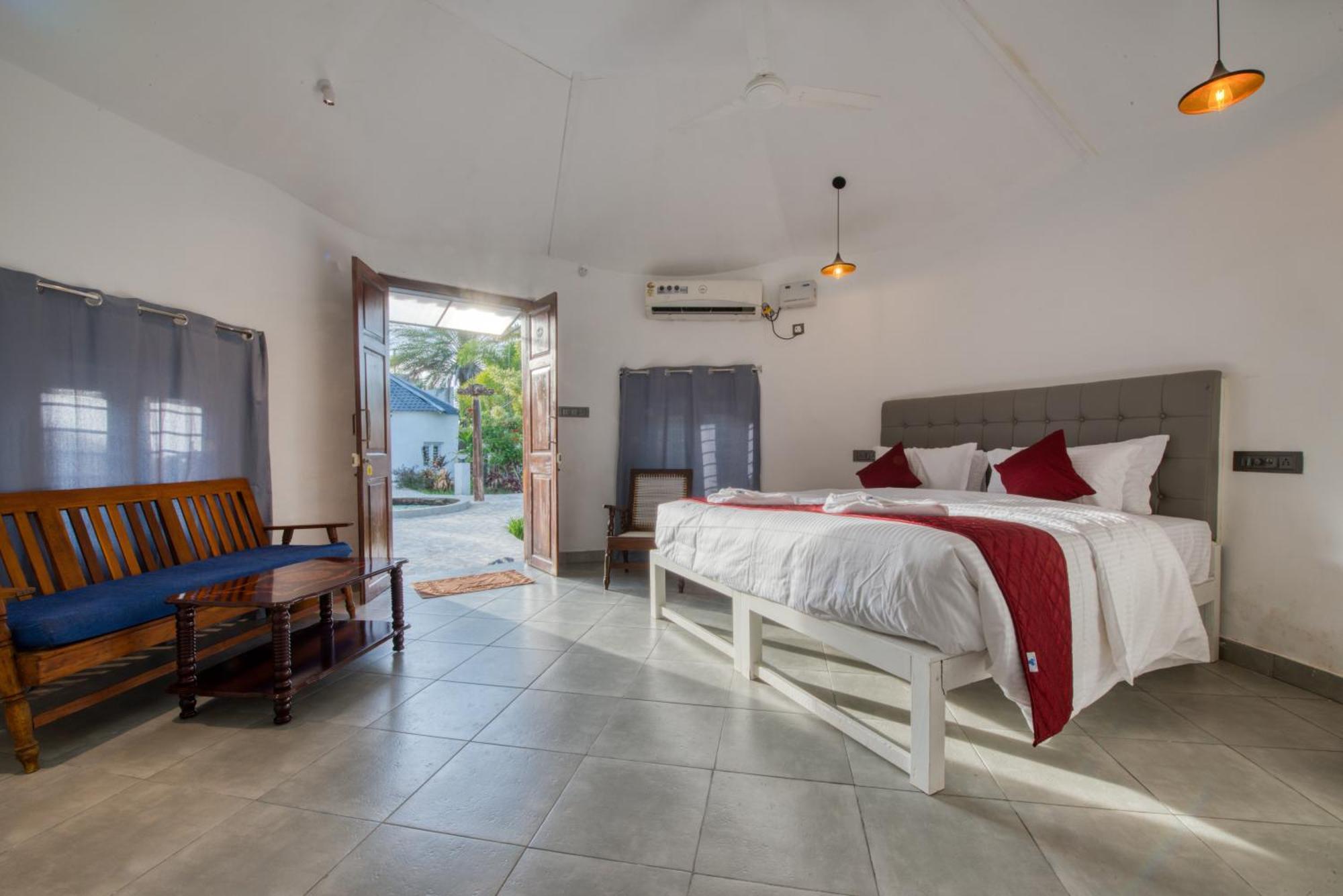 Le Epic Resort Virāmpattinam Εξωτερικό φωτογραφία