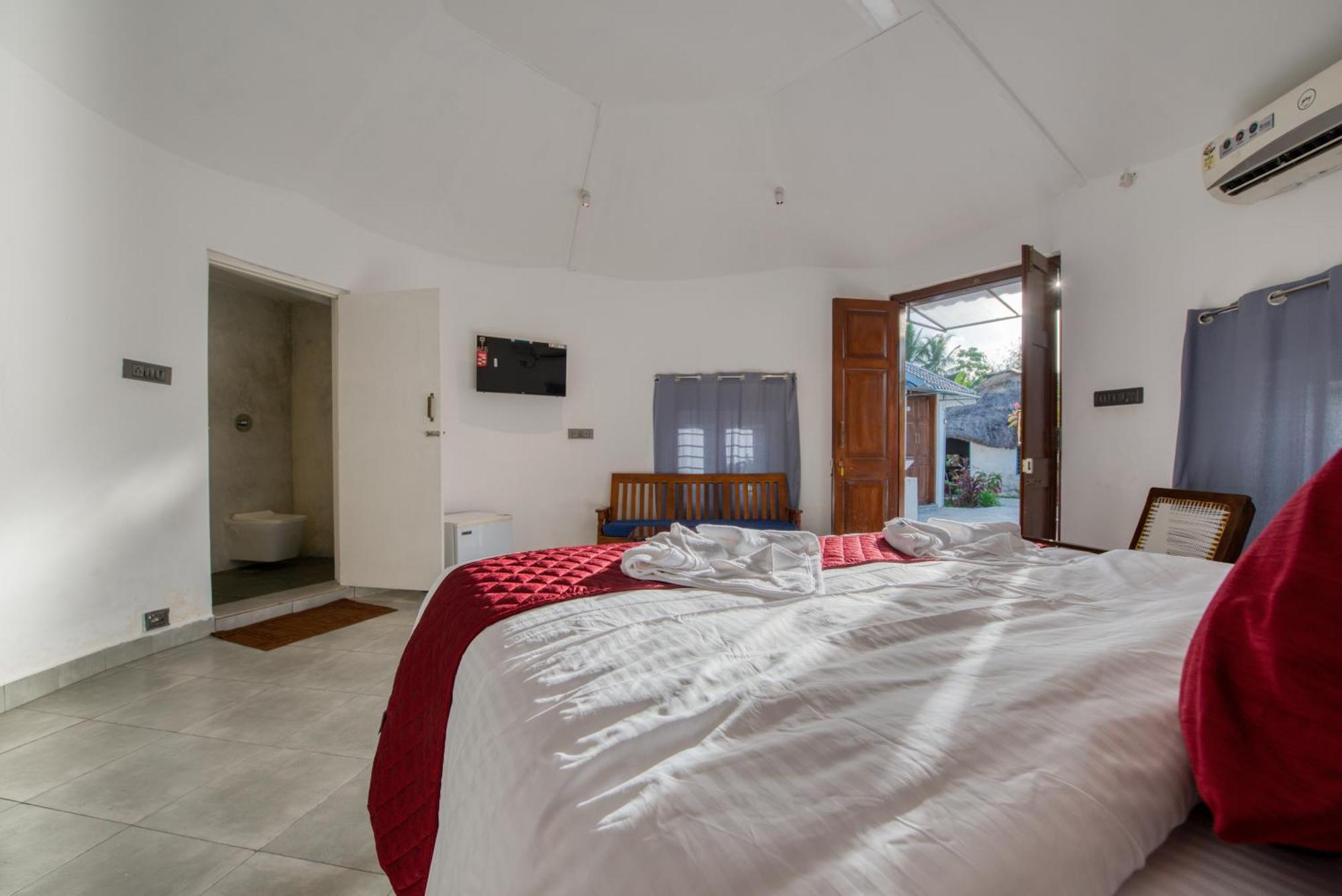 Le Epic Resort Virāmpattinam Εξωτερικό φωτογραφία