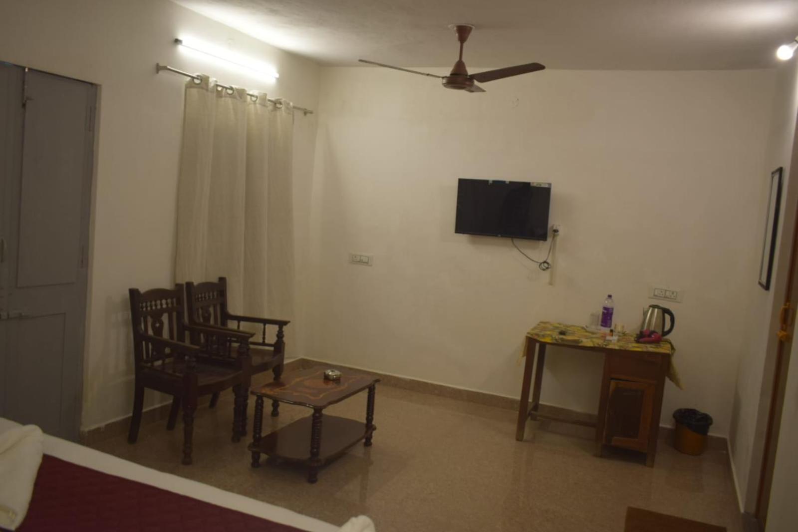 Le Epic Resort Virāmpattinam Εξωτερικό φωτογραφία